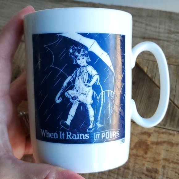 Set of 4 Morton Salt Mugs - Picture 5 of 8